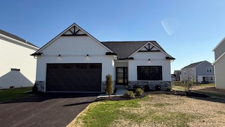 721 W Ironwood Dr, Rossford, OH 43460