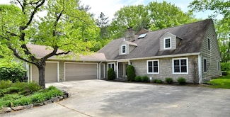 28650 Edgedale Rd, Cleveland, OH 44124