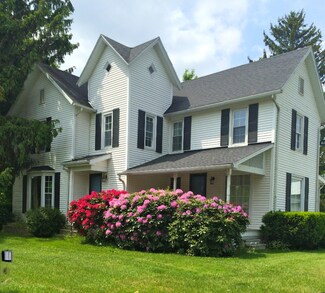 2786 Park Rd, Eau Claire, MI 49111