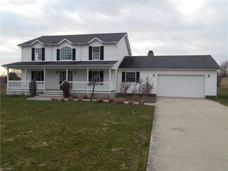 1561 Ravinewood Dr, Austinburg, OH 44010