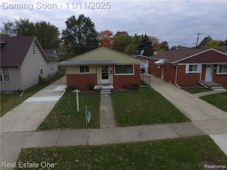 5943 Whitefield St, Dearborn Heights, MI 48127