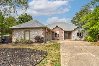 2351 E Old Ivy St, Springfield, MO 65804