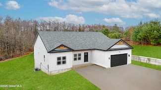 726 Groveside Rd, Buskirk, NY 12028