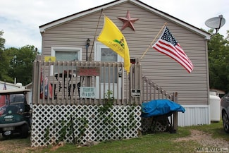 307 Allegheny Dr, Bracey, VA 23919