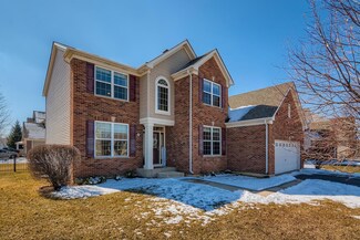 5853 Mackinac Ln, Hoffman Estates, IL 60192