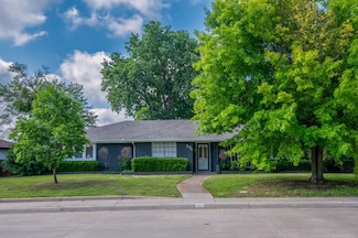304 Sagebrush Ln, Waxahachie, TX 75165