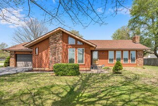 401 E Grant St, Clever, MO 65631
