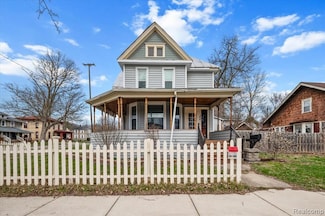 304 E Washington St, Ionia, MI 48846