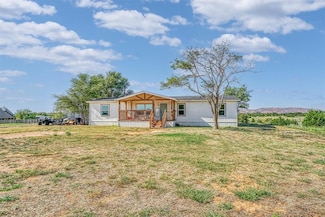 20735 E County Road 153, Blair, OK 73526