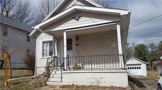 1970 Smithfield St, Youngstown, OH 44509