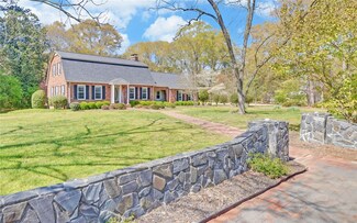 90 Tucker St, Royston, GA 30662