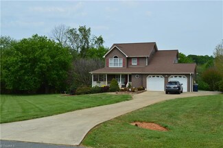 5920 Rolling Meadows Rd, Randleman, NC 27317