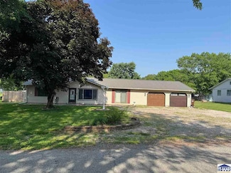 9815 S Armstrong Place, Terre Haute, IN 47802