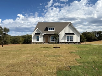 136 Oak Grove Way, Springtown, TX 76082