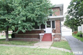 2103 W Manor Pkwy, West Peoria, IL 61604