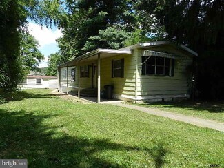 51 W Maple St, Dallastown, PA 17313