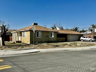 436 E Fairview Rd, Bakersfield, CA 93307