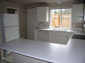 7631 218th St SW Unit 11, Edmonds, WA 98026