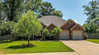 918 Hunter Lee Dr, Bryant, AR 72022