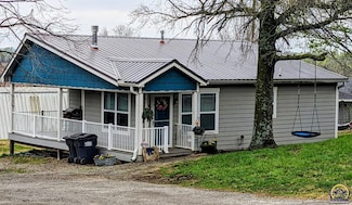3759 27th St, Grantville, KS 66429