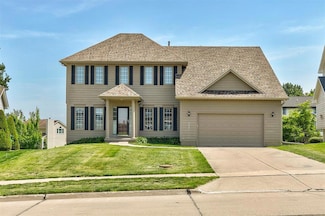 8004 Wilden Dr, Urbandale, IA 50322