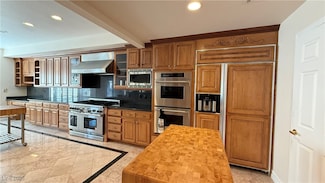 8821 Sandspring Dr, Las Vegas, NV 89134