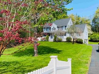 5 Diane Ln, Sandown, NH 03873