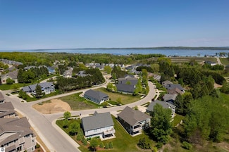 10762 Shrewbury St Unit 26, Traverse City, MI 49684