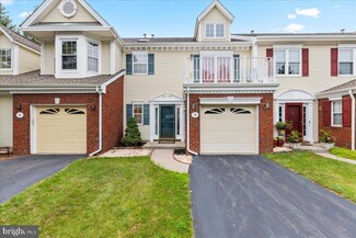 19 Sapphire Ln, Franklin Park, NJ 08823