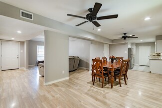7206 Mobud Dr, Houston, TX 77074