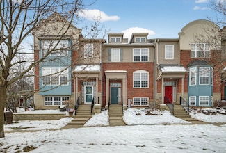 228 Station Park Cir, Grayslake, IL 60030