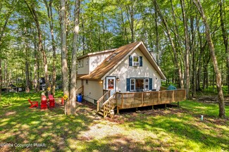 2115 Winona Dr, Pocono Lake, PA 18347