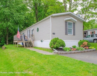 James James St, Port Ewen, NY 12417