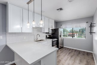 749 E Montebello Ave Unit 230, Phoenix, AZ 85014