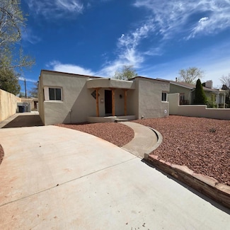 214 Wellesley Dr SE, Albuquerque, NM 87106