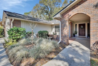 857 Westchester Dr, Deland, FL 32724
