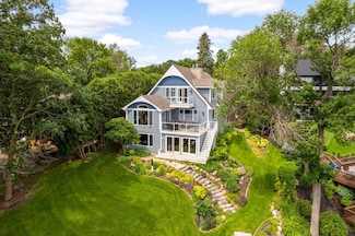 1056 Loma Linda Ave, Mound, MN 55364