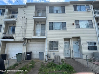 284 Steuben St, Staten Island, NY 10304