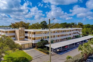 5090 Bay St NE Unit 123, Saint Petersburg, FL 33703