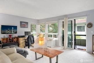 18906 8th Ave NW Unit 313, Shoreline, WA 98177