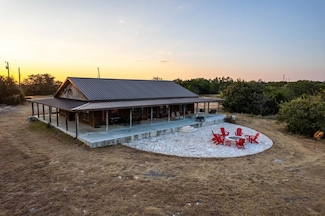 160 Bull Run Rd, Mountain Home, TX 78058