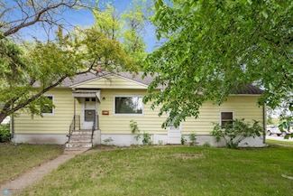 1550 13 1 2 St S, Fargo, ND 58103