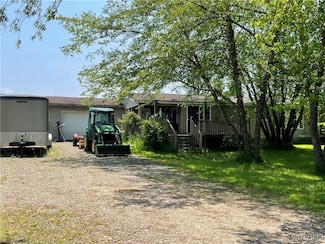 9973 Genesee Rd, East Concord, NY 14055