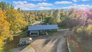 3055 Ryan Ln, Redding, CA 96003
