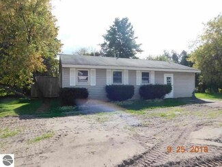11 Kelly's Alley, Beulah, MI 49617
