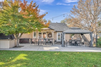 19450 Mountain Meadow S, Hidden Valley Lake, CA 95461