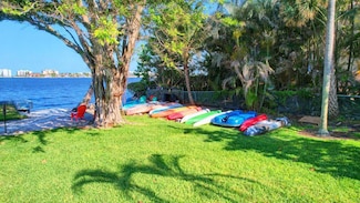 1516 S Lakeside Dr Unit 307, Lake Worth Beach, FL 33460