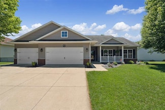 701 Plum St, Solon, IA 52333