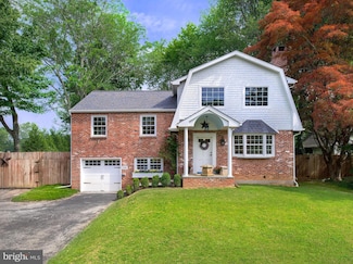 319 W Conestoga Rd, Devon, PA 19333