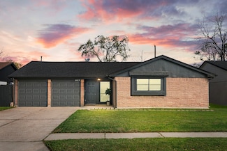 827 Regal St, Houston, TX 77034